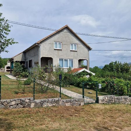 Apartman Lana Kijevo Exteriér fotografie