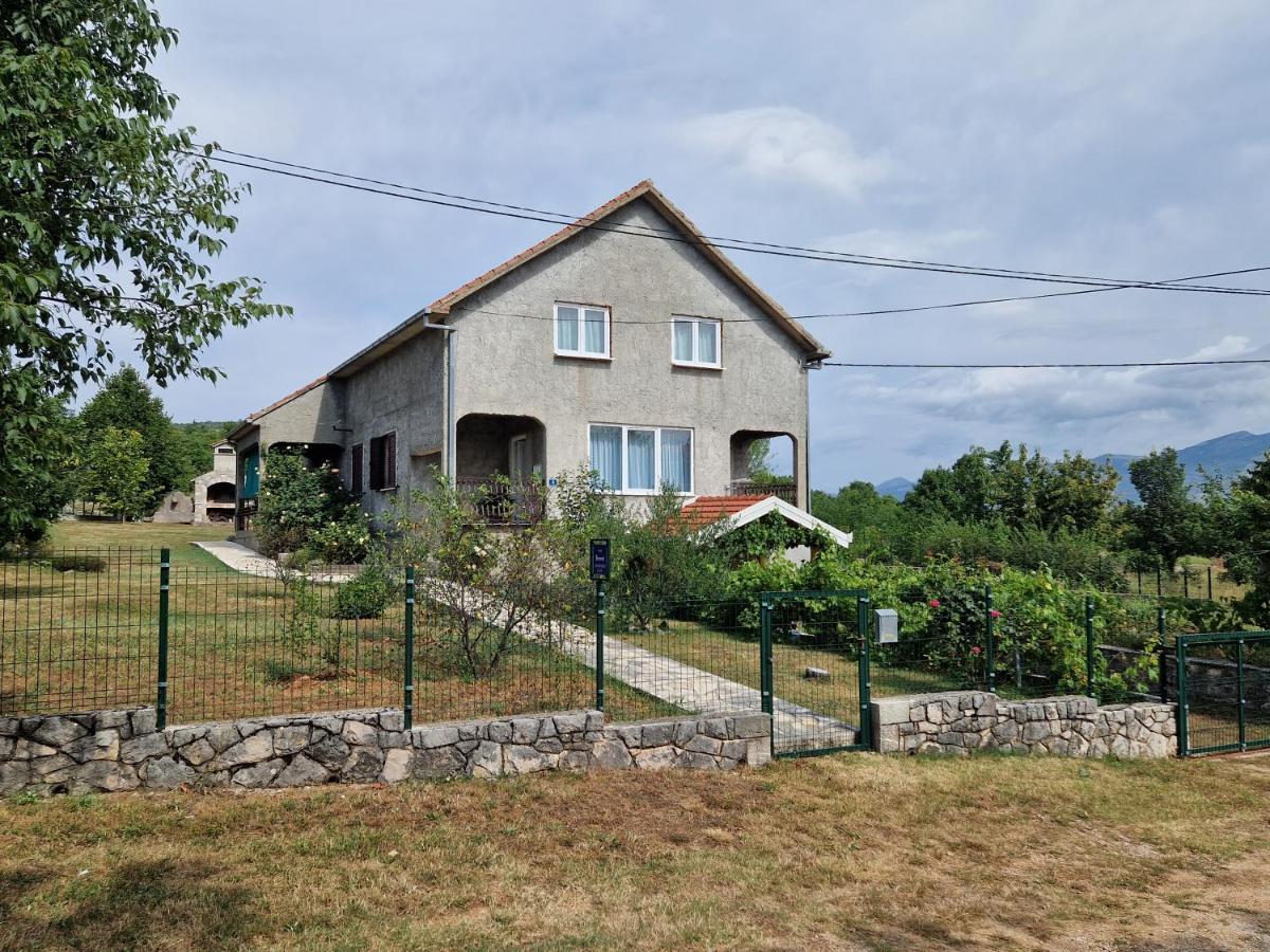Apartman Lana Kijevo Exteriér fotografie