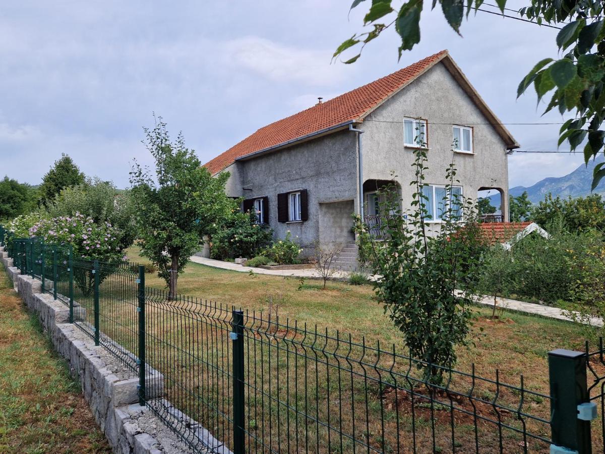 Apartman Lana Kijevo Exteriér fotografie