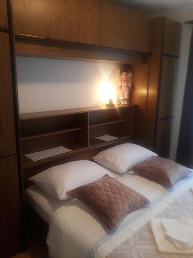 Apartman Lana Kijevo Exteriér fotografie