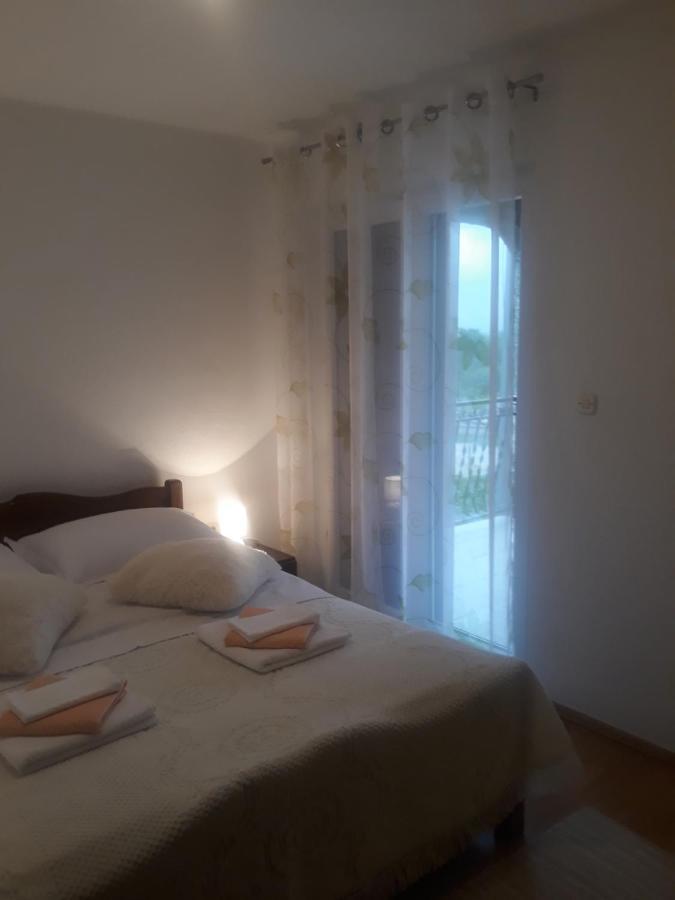 Apartman Lana Kijevo Exteriér fotografie