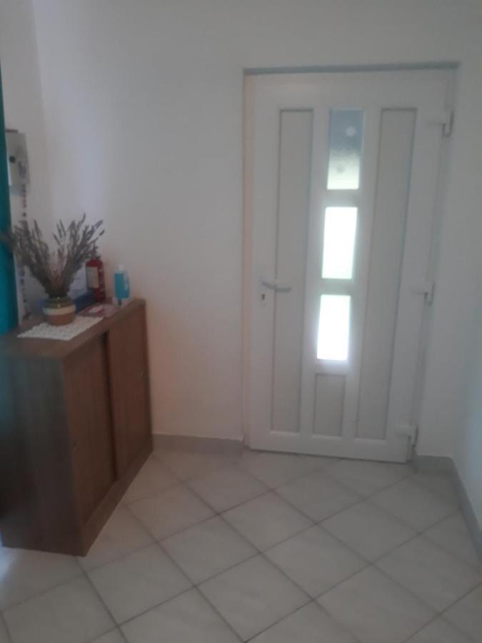 Apartman Lana Kijevo Exteriér fotografie