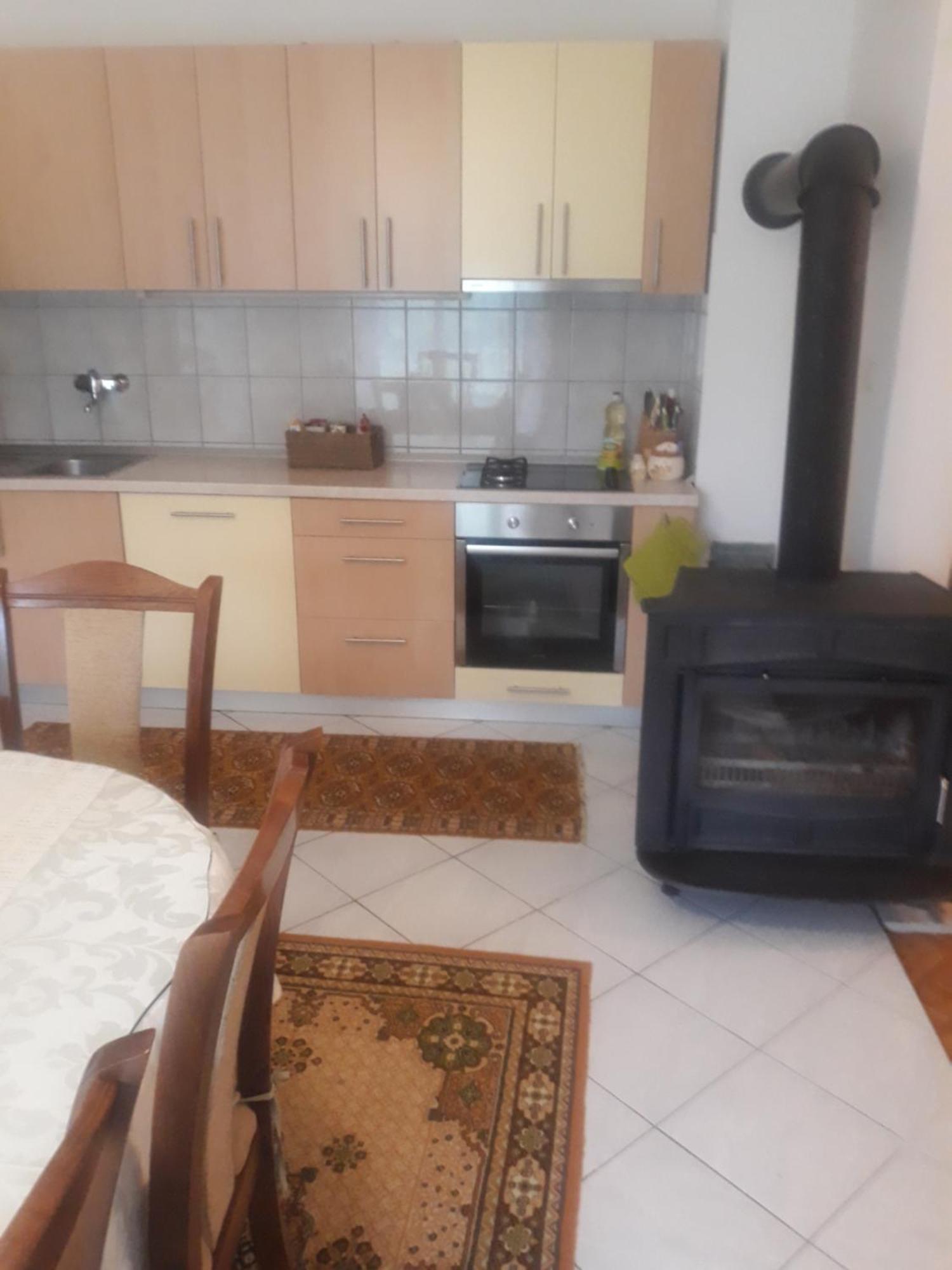 Apartman Lana Kijevo Exteriér fotografie